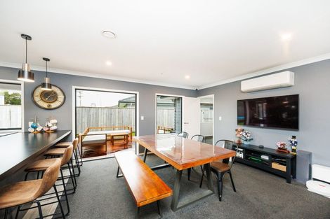 Photo of property in 8 Butler Place, Fitzherbert, Palmerston North, 4410