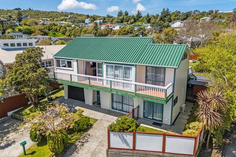 Photo of property in 6 Haast Close, Kelson, Lower Hutt, 5010