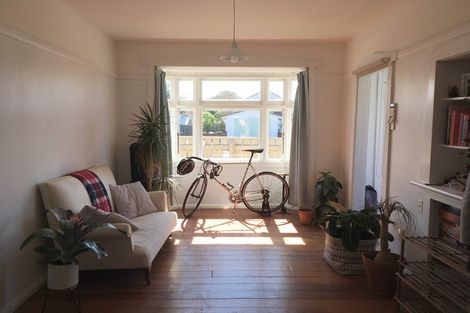 Photo of property in 131 Apu Crescent, Lyall Bay, Wellington, 6022