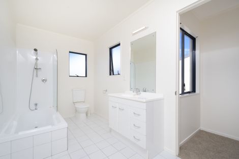 Photo of property in 4 Kora Avenue, Ranui, Auckland, 0612