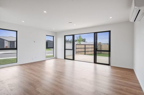 Photo of property in 16 Herridge Street, Woodend, 7691