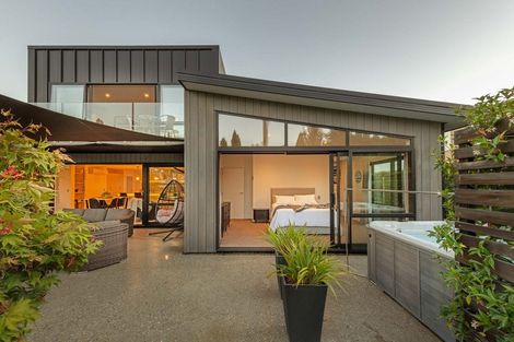 Photo of property in 5 Jessies Crescent, Wanaka, 9305