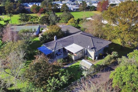Photo of property in 8 Normanton Street, Glenfield, Auckland, 0629