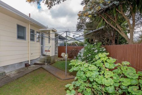 Photo of property in 2 Puriri Place, Levin, 5510