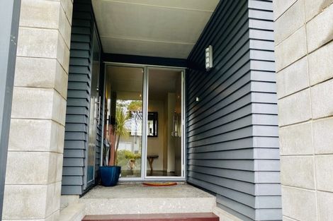 Photo of property in 20c Konini Road, Titirangi, Auckland, 0604