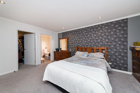 Photo of property in 67a Parnell Heights Drive, Kelvin Grove, Palmerston North, 4414