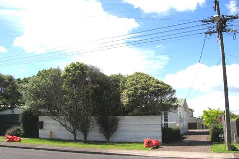 Photo of property in 1/20 Gordon Avenue, Milford, Auckland, 0620