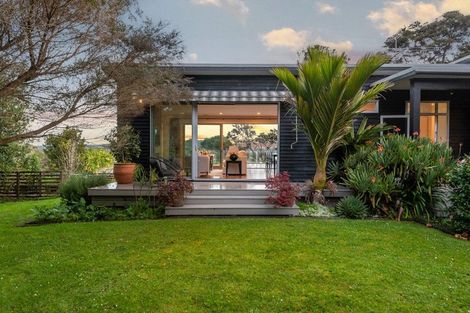 Photo of property in 26 Matheson Road, Red Beach, 0932
