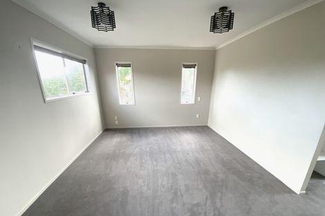 Photo of property in 12 Neaptide Close, Red Beach, 0932