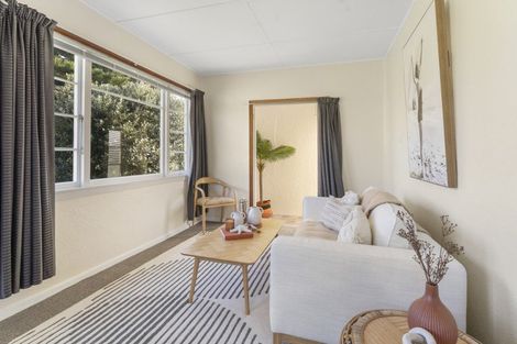 Photo of property in 44 Bluegum Road, Paraparaumu Beach, Paraparaumu, 5032