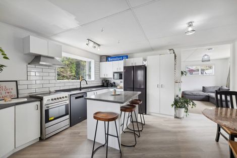 Photo of property in 15 Frederick Street, Two Mile Bay, Taupo, 3330