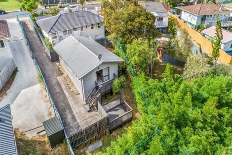 Photo of property in 14 Barnfield Place, Glendene, Auckland, 0602