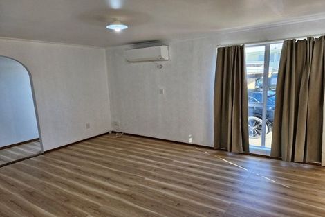 Photo of property in 6 Sabot Place, Massey, Auckland, 0614