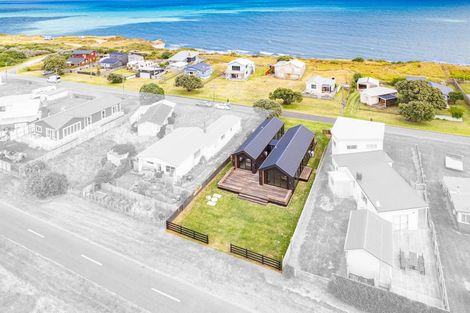 Photo of property in 16 Coleman Avenue, Waverley, 4591