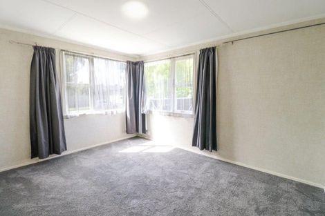 Photo of property in 143 Ruamahanga Crescent, Terrace End, Palmerston North, 4410