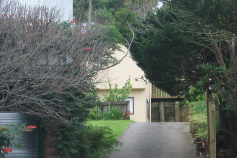 Photo of property in 2/32 Sovereign Place, Glenfield, Auckland, 0629