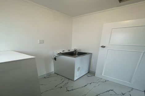 Photo of property in 33 Reid Road, New Lynn, Auckland, 0600