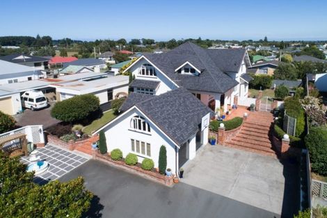 Photo of property in 13 Victoria Street, Hawera, 4610