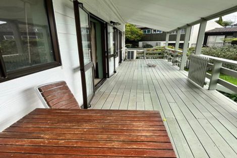 Photo of property in 2/491 Glenfield Road, Glenfield, Auckland, 0629