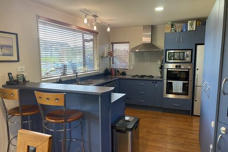 Photo of property in 81 Parnell Heights, Kelvin Grove, Palmerston North, 4414