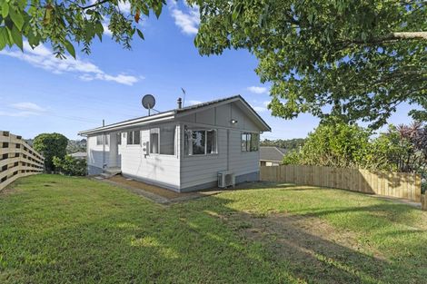 Photo of property in 11 Doone Place, Massey, Auckland, 0614