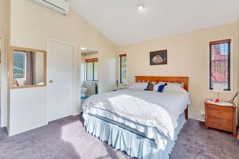 Photo of property in 22 Kate Sheppard Avenue, Torbay, Auckland, 0630