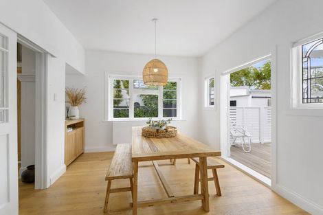 Photo of property in 64 Wilsons Road, Saint Martins, Christchurch, 8022