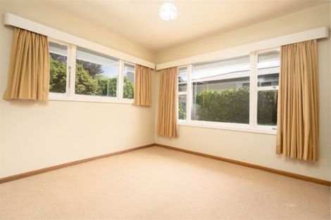 Photo of property in 277 Memorial Avenue, Burnside, Christchurch, 8053