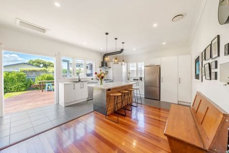 Photo of property in 24 Riddlers Crescent, Petone, Lower Hutt, 5012