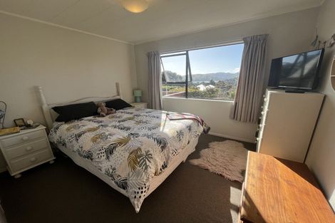 Photo of property in 18b Parkinson Close, Whitby, Porirua, 5024