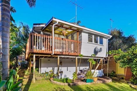Photo of property in 28 Infidel Place, Torbay, Auckland, 0630