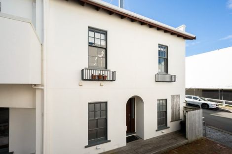 Photo of property in 1/12 Little George Street, Thorndon, Wellington, 6011