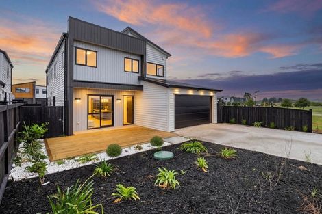 Photo of property in 39 Park Green Avenue, Rosehill, Papakura, 2113