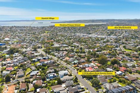 Photo of property in 1/35 Bradbury Road, Botany Downs, Auckland, 2010