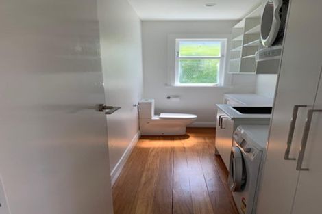 Photo of property in 15a Kellsmere Crescent, Island Bay, Wellington, 6023