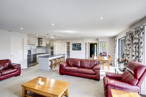 Photo of property in 16 Kapiti Drive, Poraiti, Napier, 4112