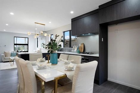 Photo of property in 4/13 Sarona Avenue, Glen Eden, Auckland, 0602