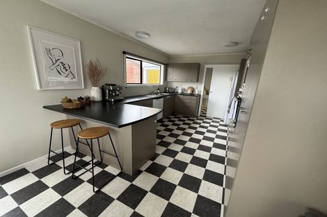 Photo of property in 42 Edgecombe Street, Newlands, Wellington, 6037