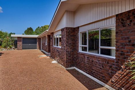 Photo of property in 21 Rewarewa Crescent, Waikanae, 5036