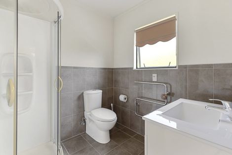 Photo of property in 13 Lanyon Place, Whitby, Porirua, 5024