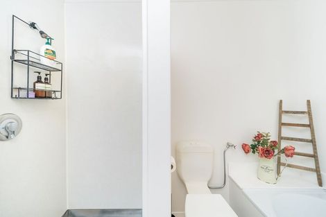 Photo of property in 5a Palliser Place, Milson, Palmerston North, 4414