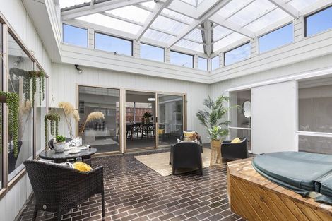 Photo of property in 17 Madison Place, Miramar, Wellington, 6022