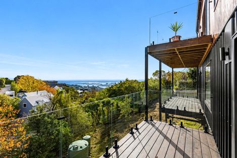 Photo of property in 17 Luxton Place, Mount Pleasant, Christchurch, 8081