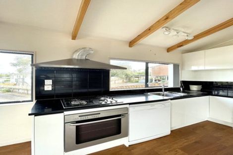 Photo of property in 10 Loughanure Place, Massey, Auckland, 0614