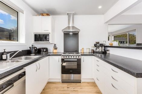 Photo of property in 10 Christchurch Crescent, Kelson, Lower Hutt, 5010