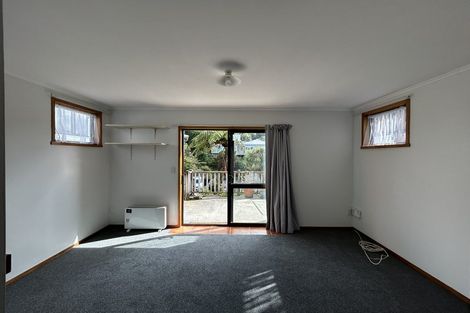 Photo of property in 24 Tanera Crescent, Brooklyn, Wellington, 6021