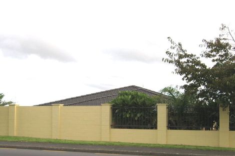 Photo of property in 2/197 Royal Road, Massey, Auckland, 0614