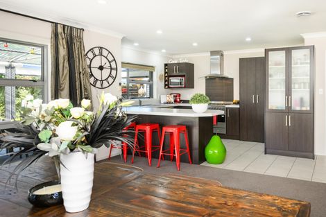 Photo of property in 99 Schnell Drive, Kelvin Grove, Palmerston North, 4414