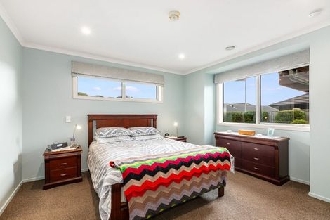 Photo of property in 21 Resolution Drive, Whitby, Porirua, 5024