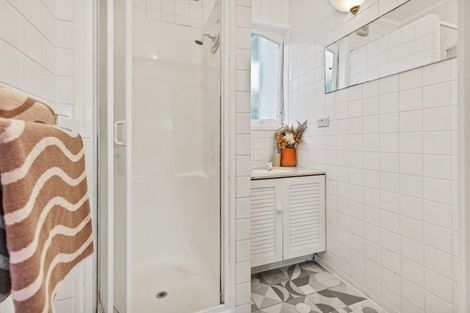 Photo of property in 27 Hebron Road, Waiake, Auckland, 0630